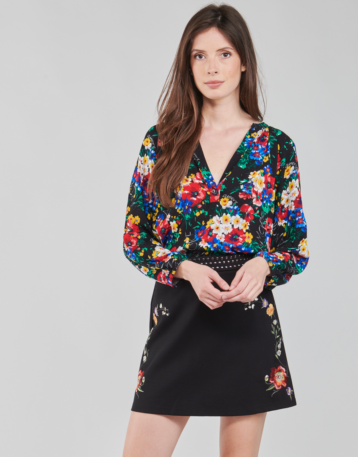 Textil Mulher Tops / Blusas Desigual VERBENA Multicolor