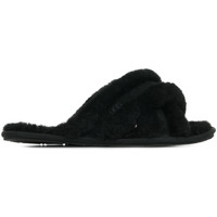Give optimum comfort all day long while being stylish wearing UGG® Kids Disco Slide footwear