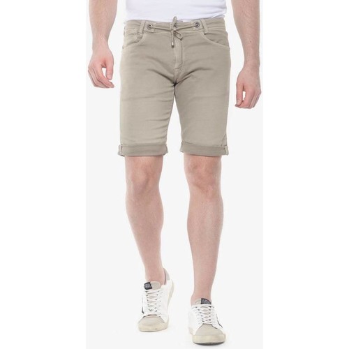 Textil Homem Shorts / Bermudas Primavera / Verãoises Bermudas calções JOGG2 Branco