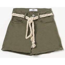 Textil Rapariga Shorts / Bermudas Le Temps des Cerises Calções calções TIKO Verde