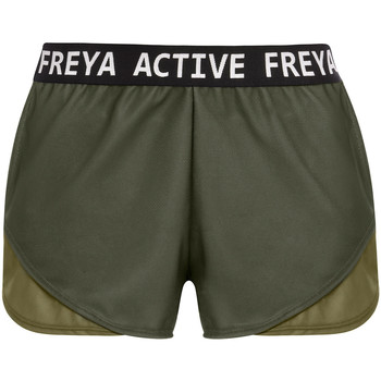 Textil Mulher Shorts / Bermudas Freya Player Verde