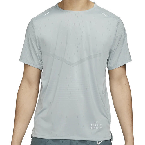 Textil Homem T-shirts e Pólos EYBL Nike  Verde