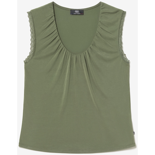 Textil Mulher T-shirts e Pólos Calça com bolsosises T-shirt NANI Verde