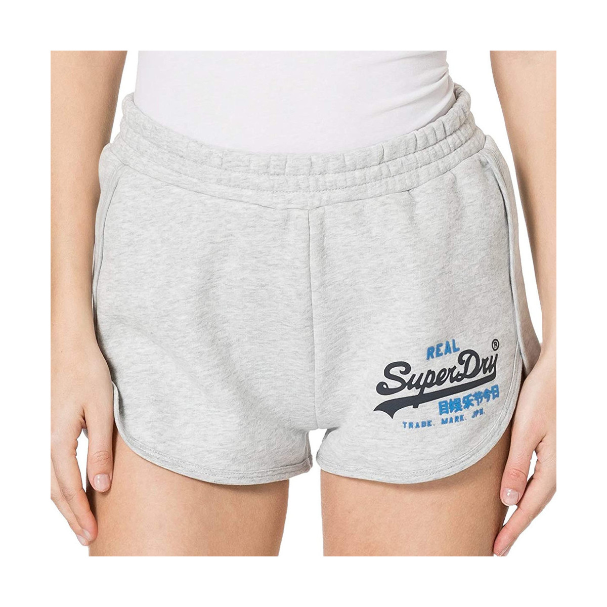 Textil Mulher Shorts / Bermudas Superdry  Cinza