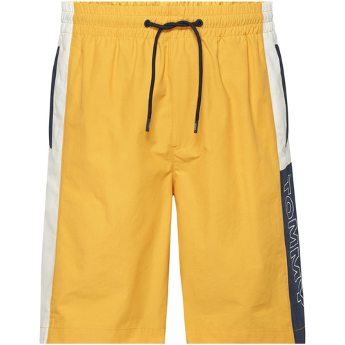 Textil Homem Shorts / Bermudas Tommy Hilfiger DM0DM13220-ZFW Amarelo