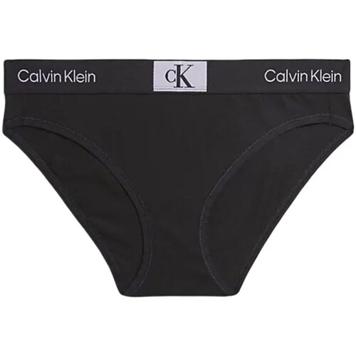 ruksak calvin klein jeans round bp35 k60k606855 yaf Mulher Cueca Calvin Klein Røde badeshorts i medium længde 000QF7222E Preto