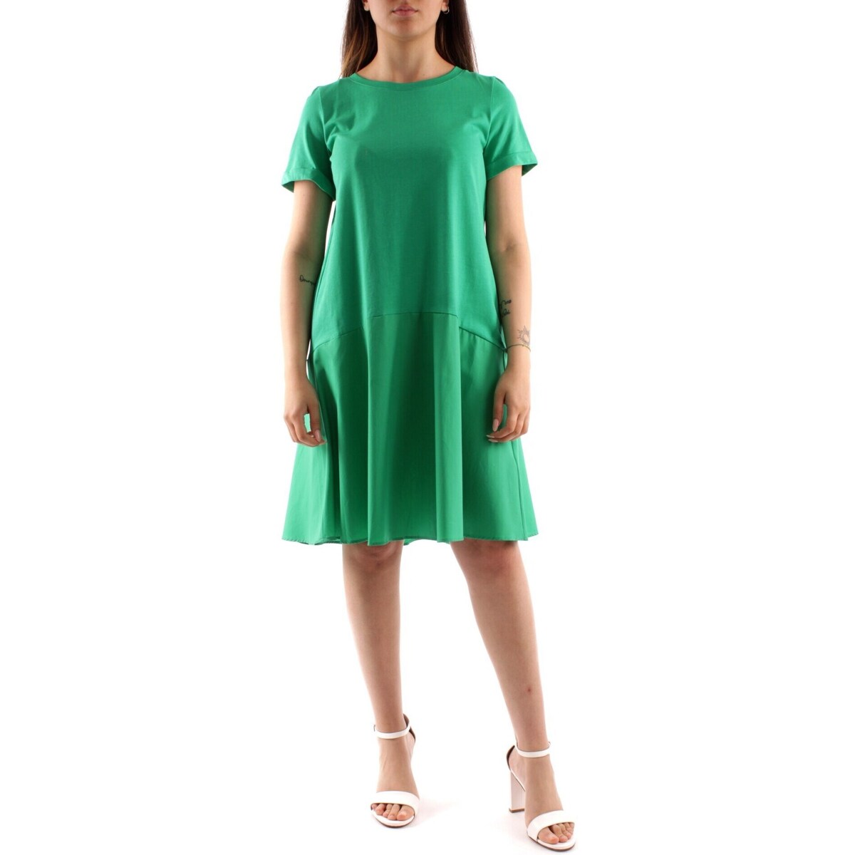 Textil Mulher Shorts / Bermudas Emme Marella PICCO Verde