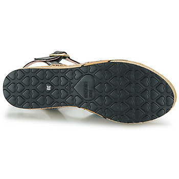 trail shoe from Salomon