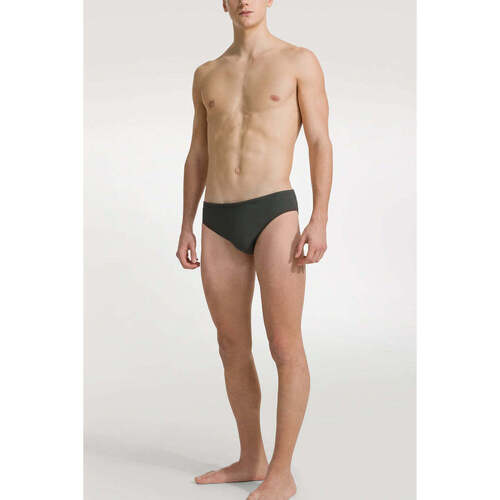 Rrd - Roberto Ricci Designs  Preto