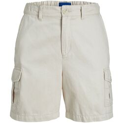 Lose some extra heat and some extra weight along the climb with these hike-friendly ® Raina Shorts