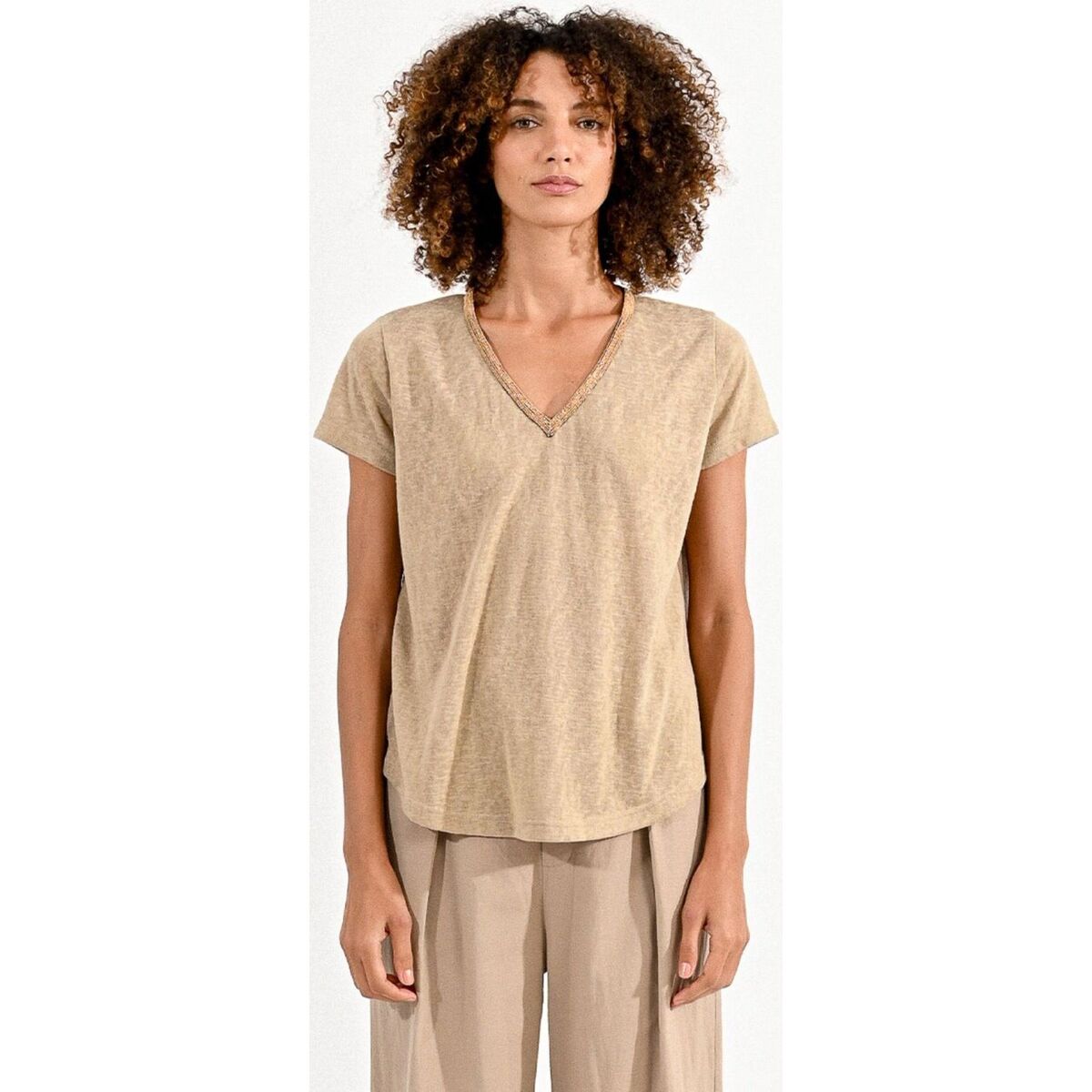 Textil Mulher T-shirts Woman e Pólos Molly Bracken T427CP-BEIGE Bege