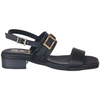 Single band sandal featuring brand name and striping