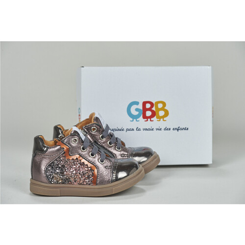 Sapatos Rapariga Sapatilhas de cano-alto GBB  Preto