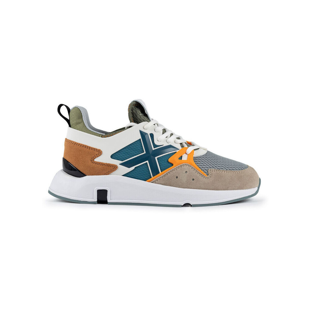 Sapatos Homem Sapatilhas Munich Clik Bege