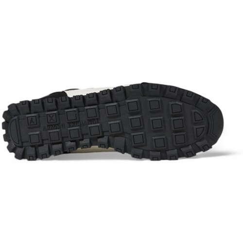EAX XUX263 XV942 Preto