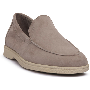 Frau DAINO SAND