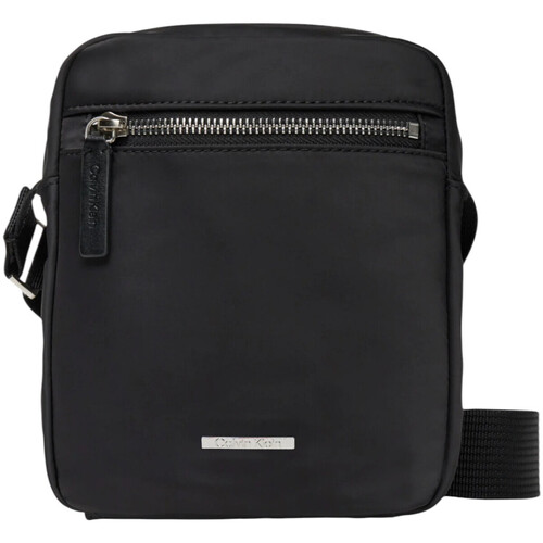 Calvin Klein Jeans SLEEK NYLON REPORTER LV04D3176G Preto