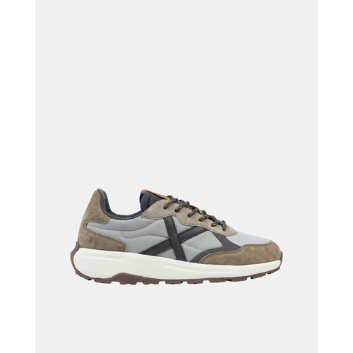 Sapatos Homem Sapatilhas Munich 4599009 BABEL Multicolor